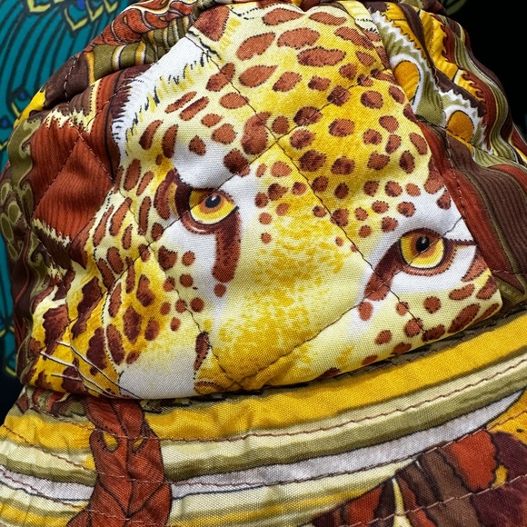 Salvatore Ferragamo Leopard Print Quilted Bucket Hat – Made in Italy - Picture 10 of 10